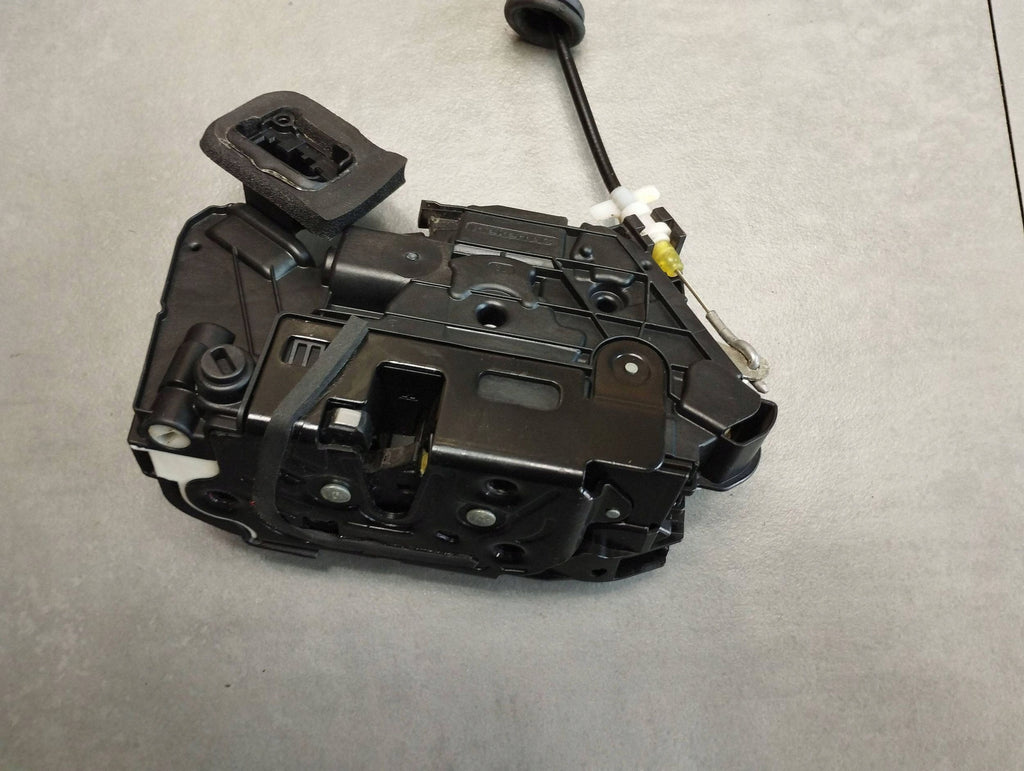 Volkswagen Golf VII Door lock left rear 5K4839015Q