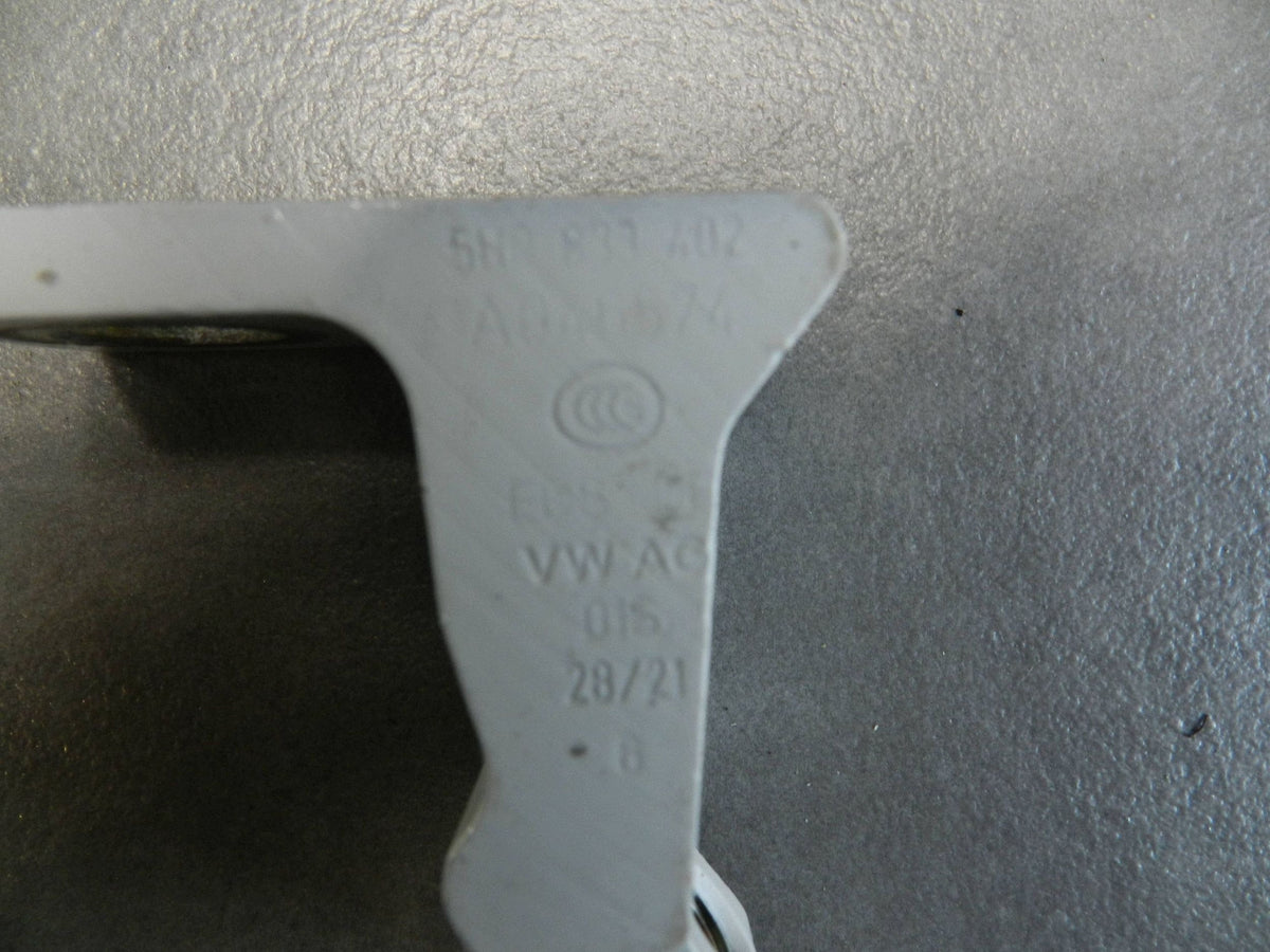 Volkswagen Golf VIII Lower Hinge Right Rear 5H0833402 N58577