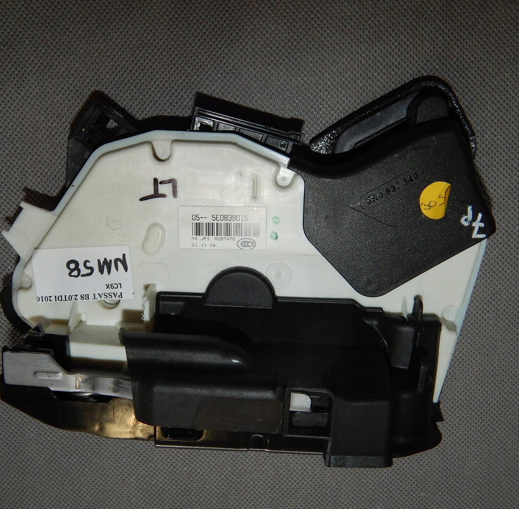 Volkswagen PASSAT B8 LOCK LEFT REAR 5E0839015