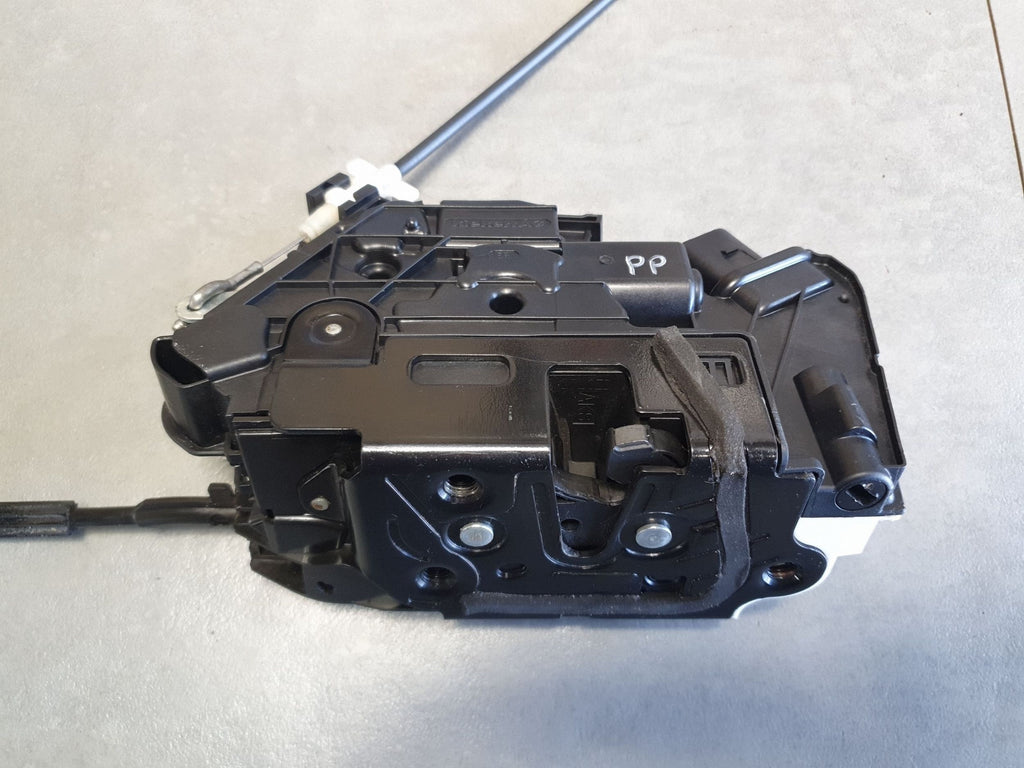 Volkswagen PASSAT CC Door lock right front 5N1837016E