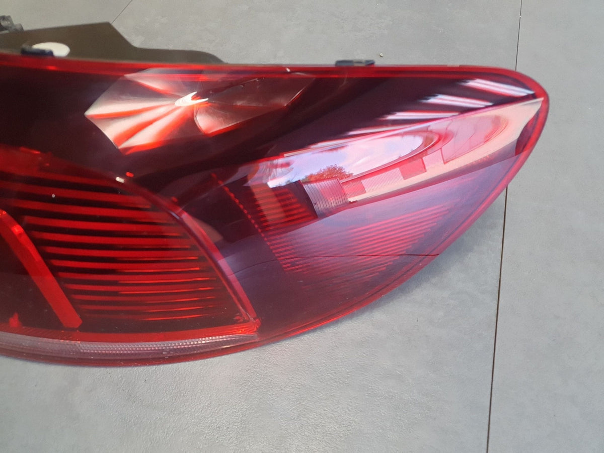 Volkswagen PASSAT CC Lamp right rear 3C8945208M