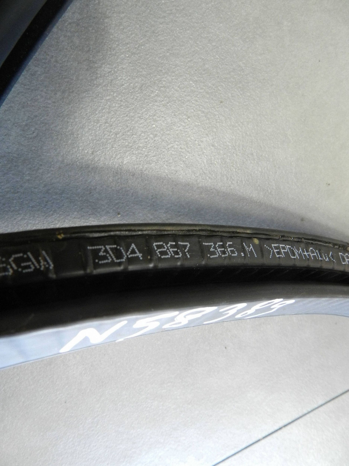 Volkswagen Phaeton Door seal right front 3D4867366M N58389