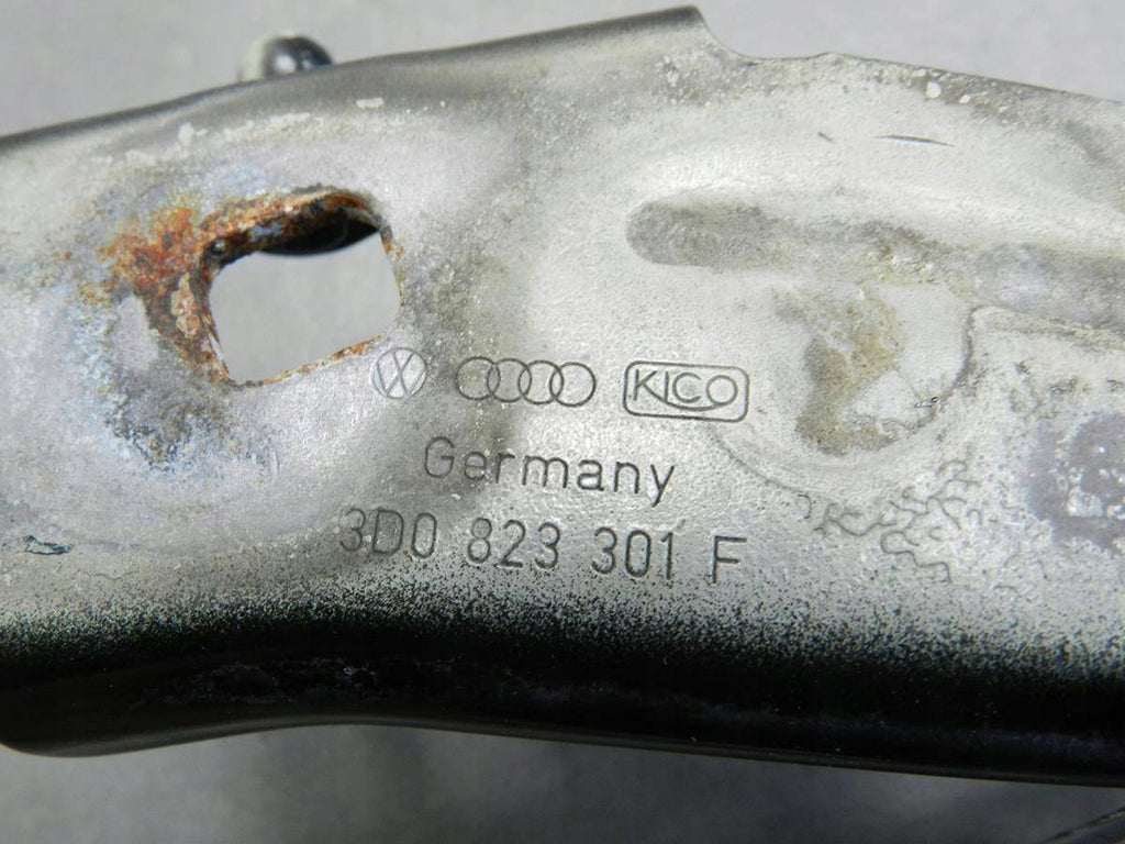 Volkswagen Phaeton Mask hinges left 3D0823301F