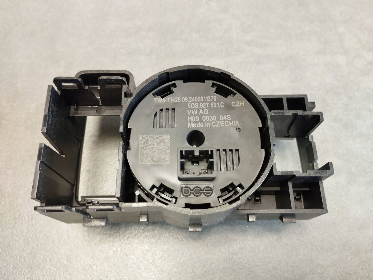 Volkswagen Tiguan III CONTROL SWITCH 5QS927531C
