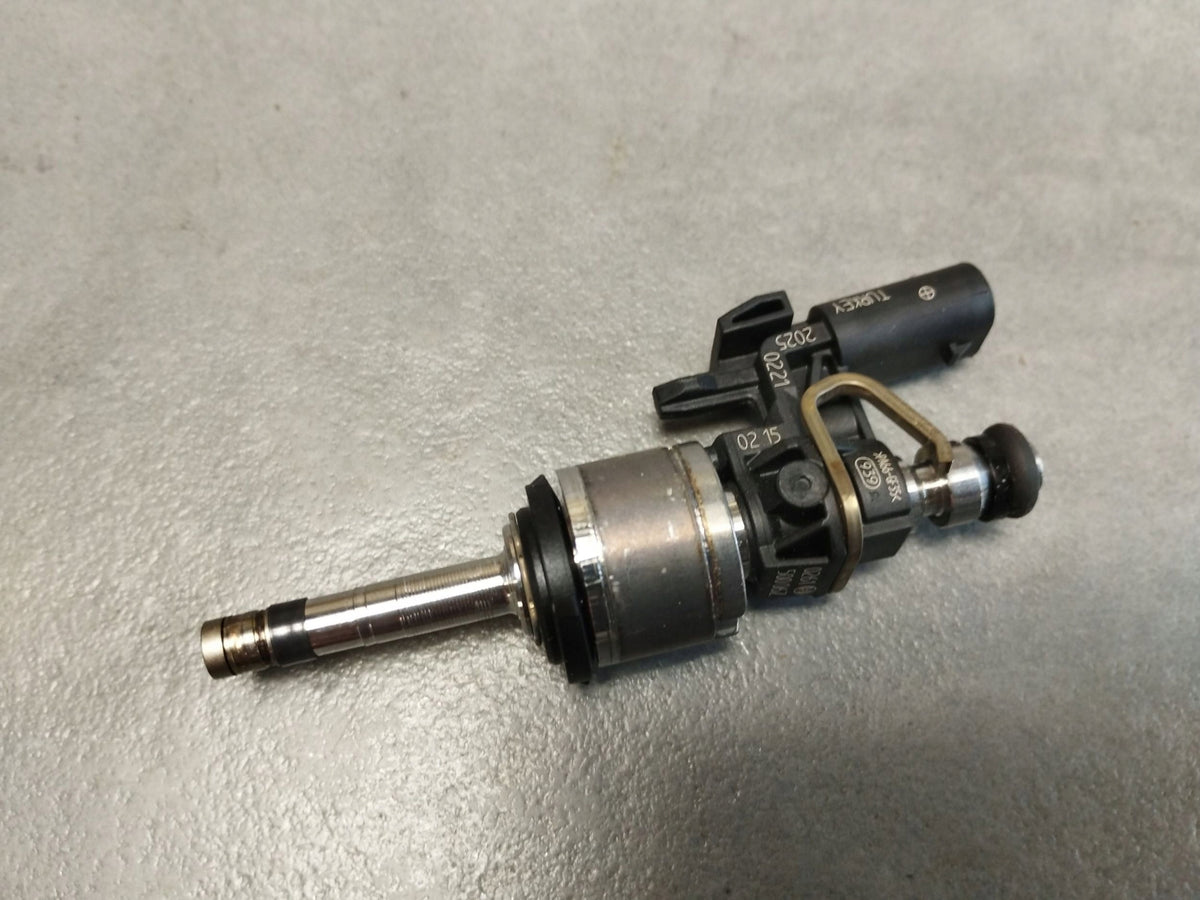 Volkswagen Touran III 2025 1.5 tsi injection injector 05E036L