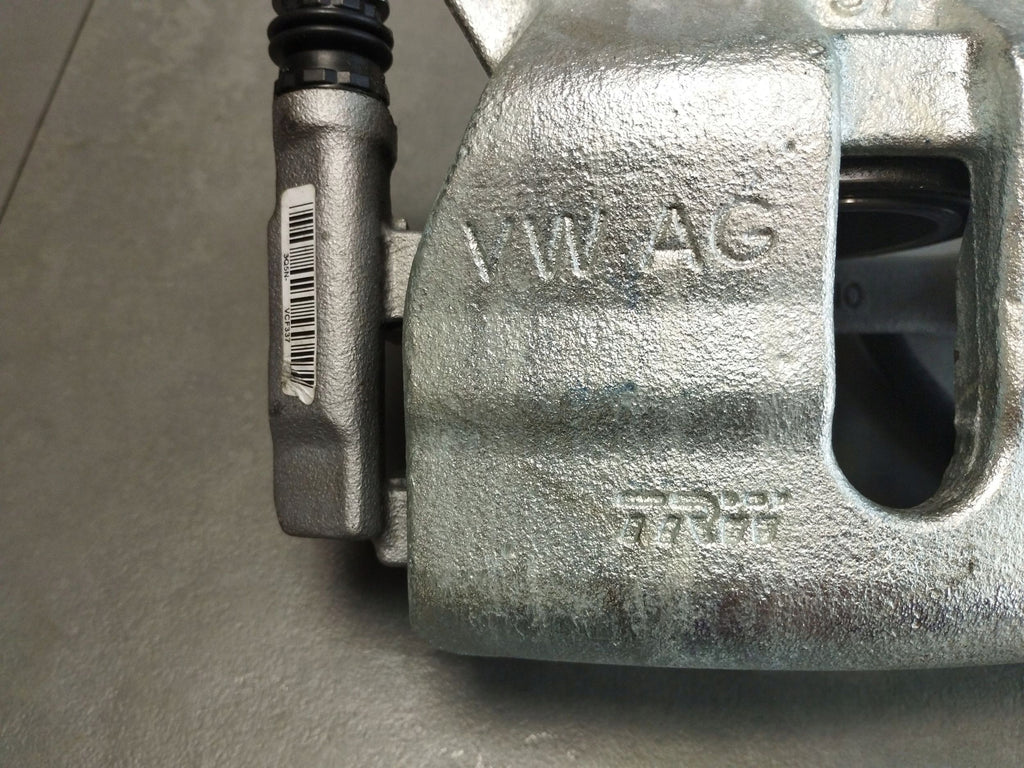 Volkswagen Touran III 2025 CLAMP LEFT FRONT 8V0615123D 8V0615125A