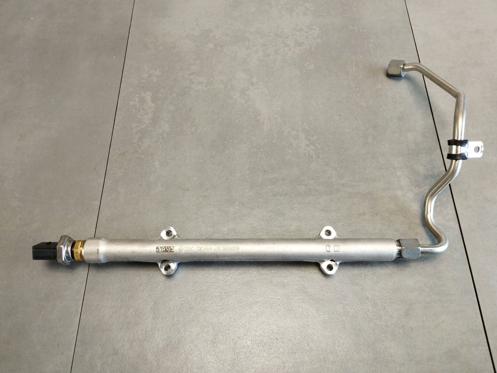 Volkswagen Touran III 2025 INJECTION RAIL 05E133320B 04c906054c