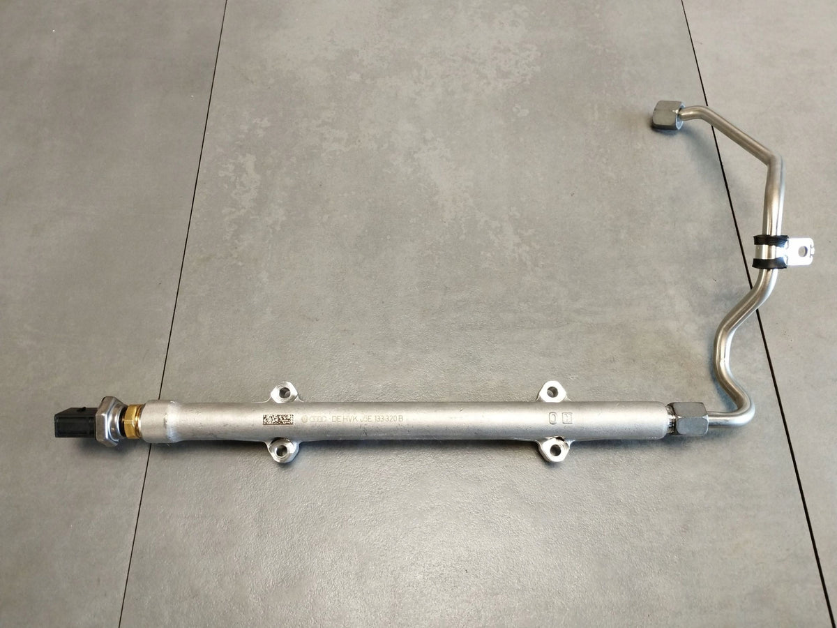 Volkswagen Touran III 2025 INJECTION RAIL 05E133320B 04c906054c