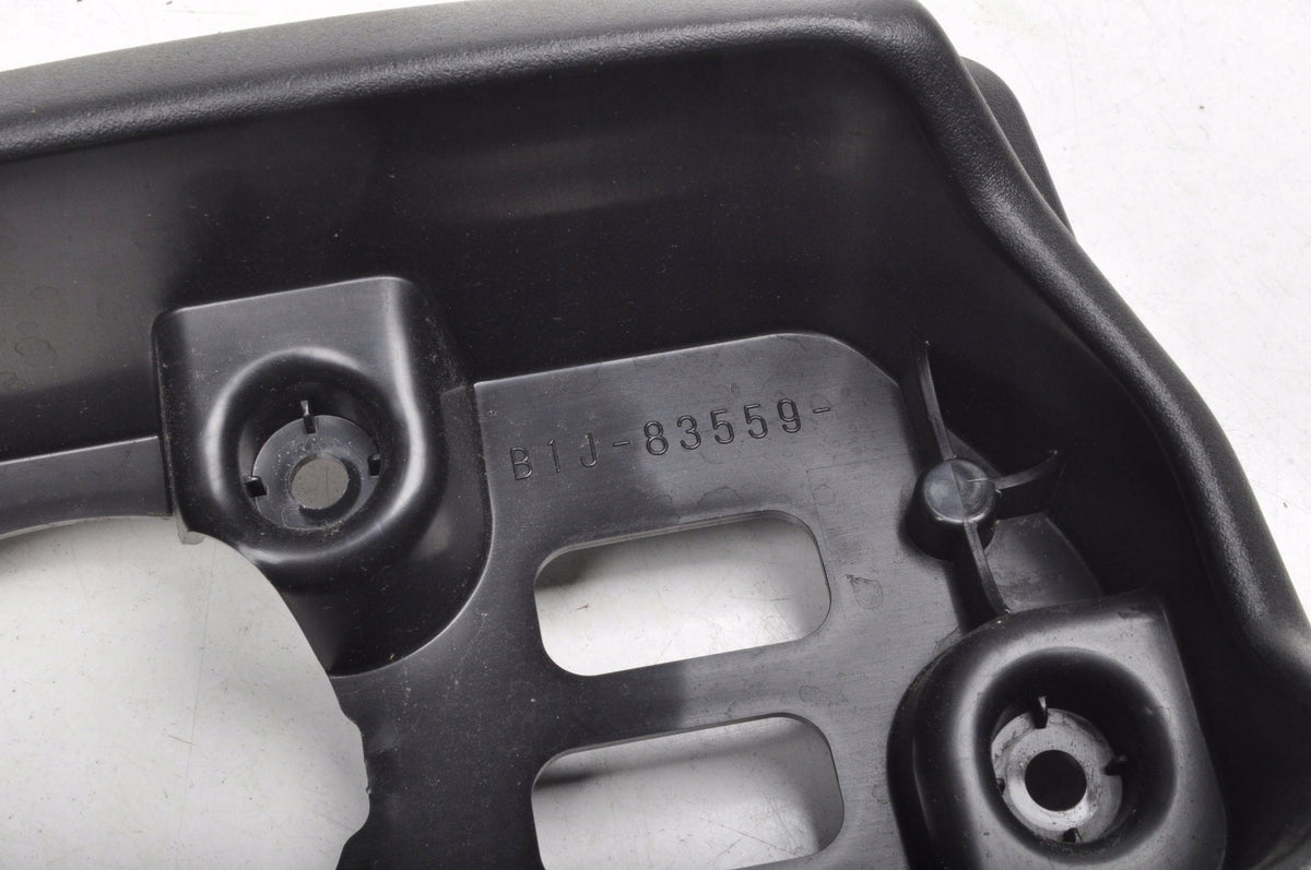YAMAHA TRACER 900 GT METER MOUNT HOLDER B1J-83559