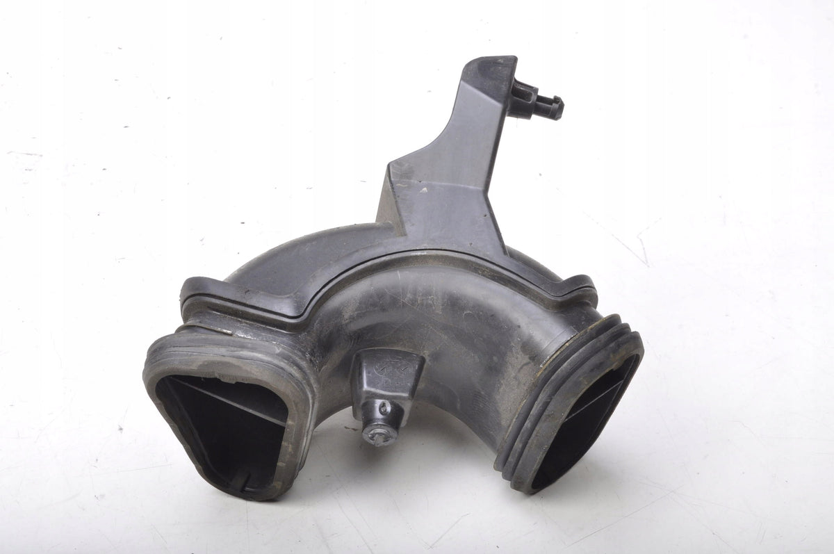 ZAFIRA C 2.0 CDTI AIR INTAKE PIPE 13337772